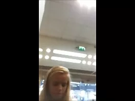 Eksoottinen teini pillua ilmaiseksi pomppii kukko pov tyyliin