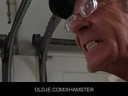 Hänen ilmaiset eroottiset filmit fantasiapallonsa