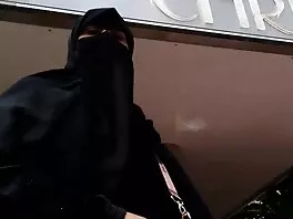 Hänen massiivinen kukko ajaa hänet hulluksi ilmais seksi himoon