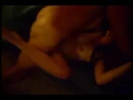 Foxy Tgirl Viviane Rios tyydyttää kaverin lämpimällä suullaan ja ilmaiset panot tiukalla tukallaan